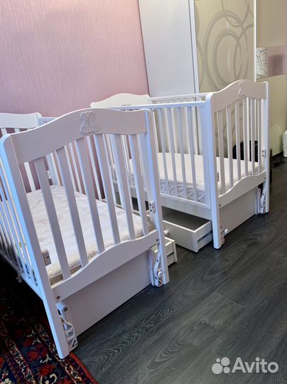 Кровать детская массив бука с маятником