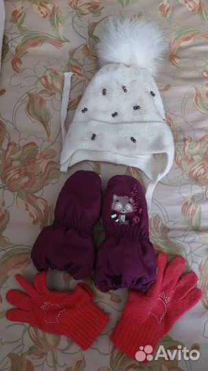 Шапка зимняя, варешки девочке