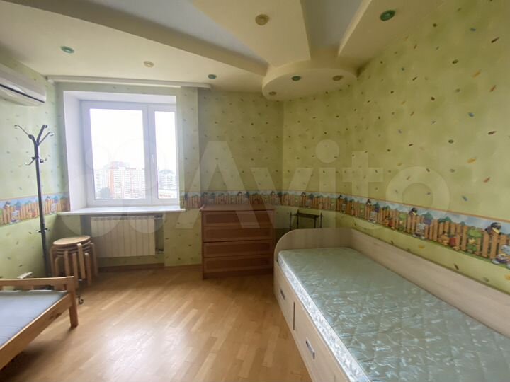 Комната 16 м² в 3-к., 12/25 эт.