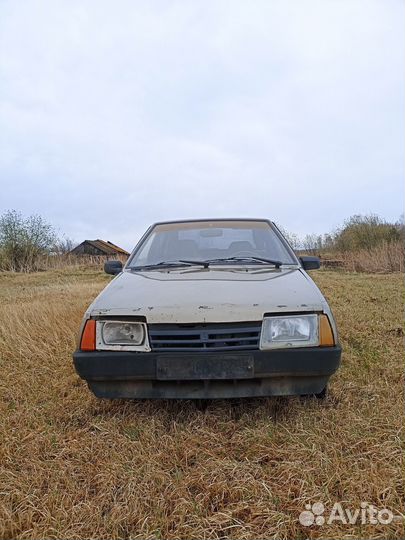 ВАЗ 2109 1.5 МТ, 2001, битый, 140 000 км