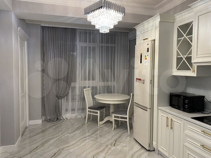 2-к. квартира, 52 м², 4/13 эт.