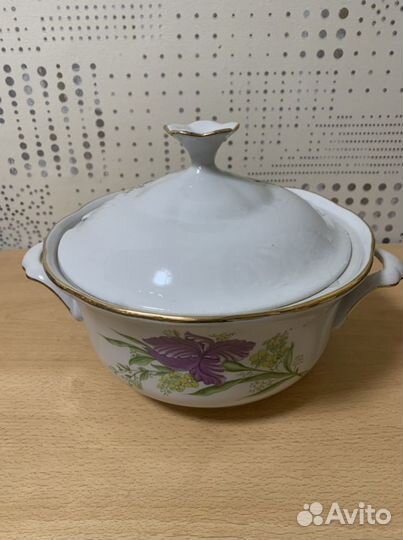 Супница фарфоровая новая