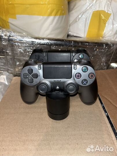 Sony PS4 Pro 1tb + 2 джойстика и док-станция