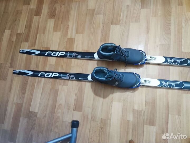 Беговые лыжи Rossingol с палками и ботинками