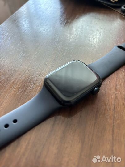 Продам apple watch se 2