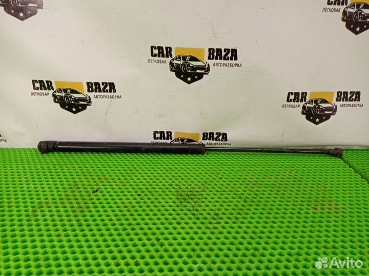 Амортизатор крышки багажника