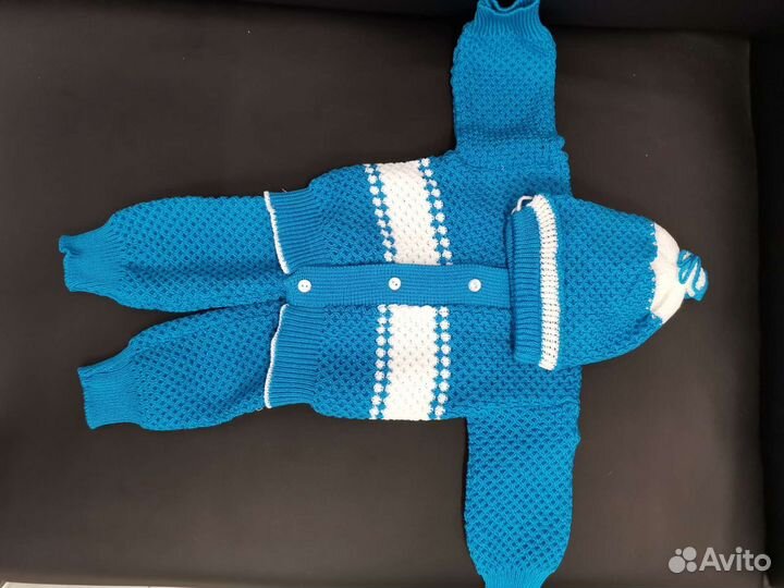 Костюм вязаный для малыша