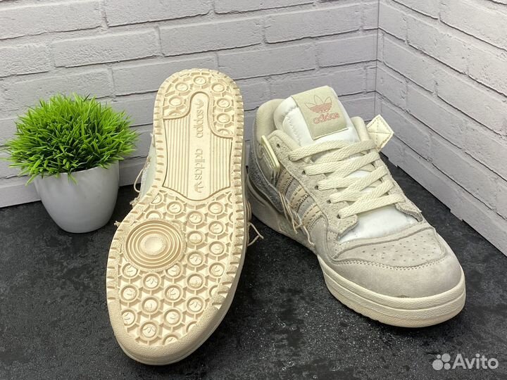 Кроссовки женские Adidas Forum