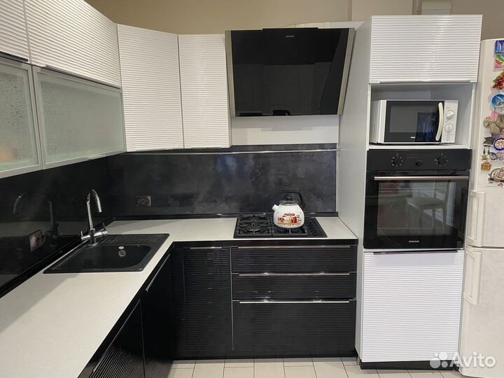 Кухонный гарнитур бу в хорошем состоянии