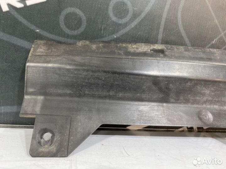 Дефлектор радиатора Audi Q7 4L BHK 2008