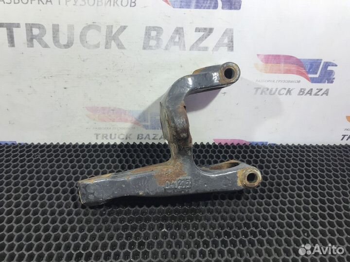Кронштейн передней рессоры левый