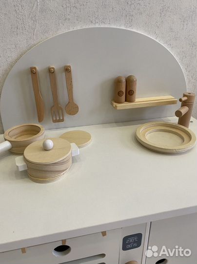 Детская деревянная кухня