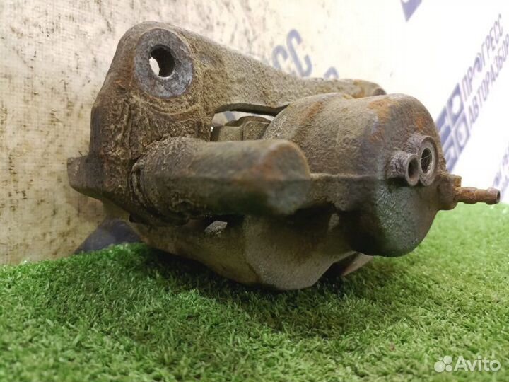 Суппорт передний левый Mazda 6 Gg седан 1.8 L8