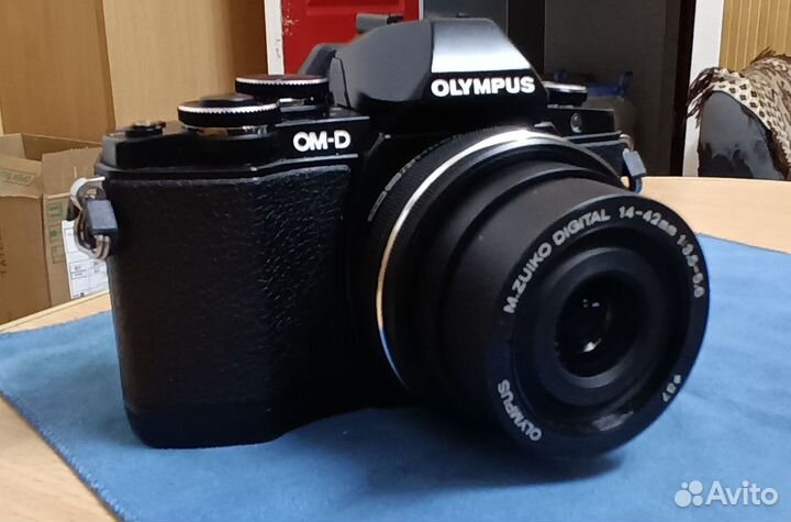 Olympus OM-D E-M10 в состоянии нового