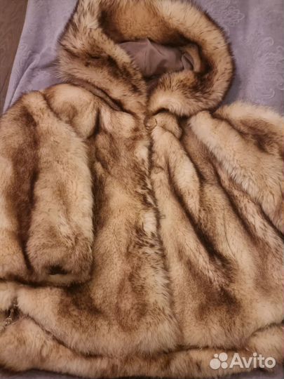 Шуба из енота с капюшоном