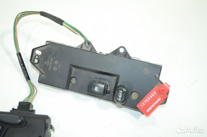 Блок управления стеклоподъемниками передний правый