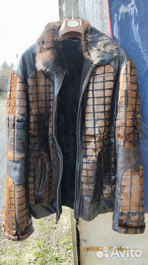 Мужской кожаный бомбер