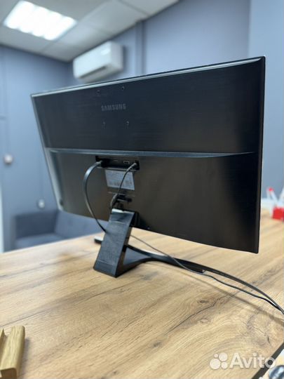 Монитор Samsung U28E590D 4K