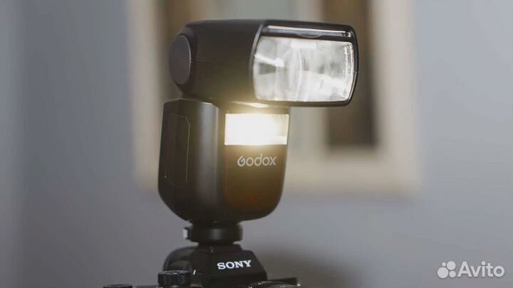 Вспышка накамерная Godox Ving V860 III TTL