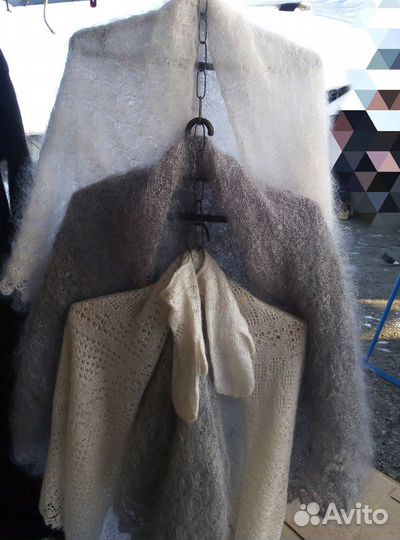 Пуховые и шерстяные изделия: носки, варежки, шали