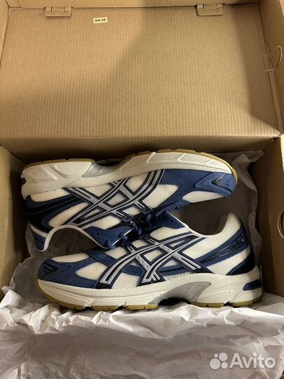 Кроссовки asics