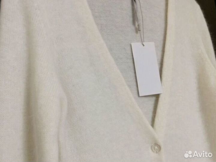 Красивый женский кардиган