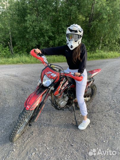 Кросовый мотоцикл