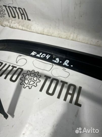 Накладка рамки двери задняя правая Mercedes W204