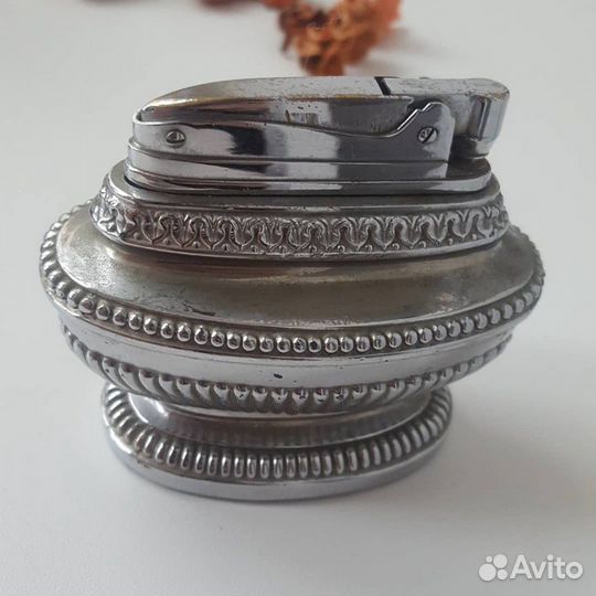 Винтажная зажигалка
