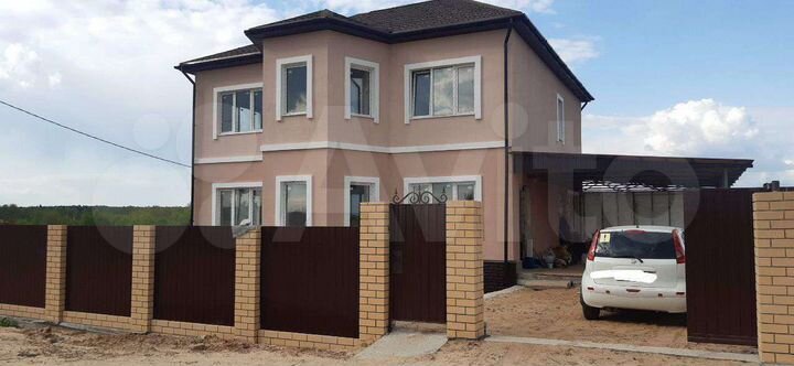 Коттедж 207 м² на участке 9 сот.