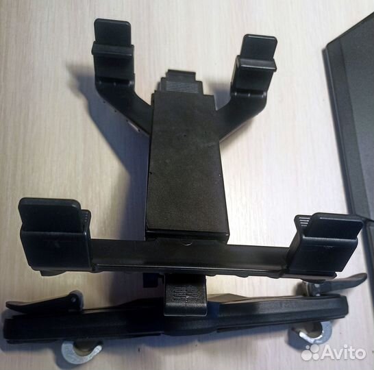 Держатель/крепление для планшета в машину