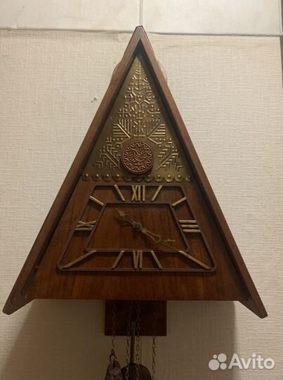 Часы настенные с кукушкой маяк