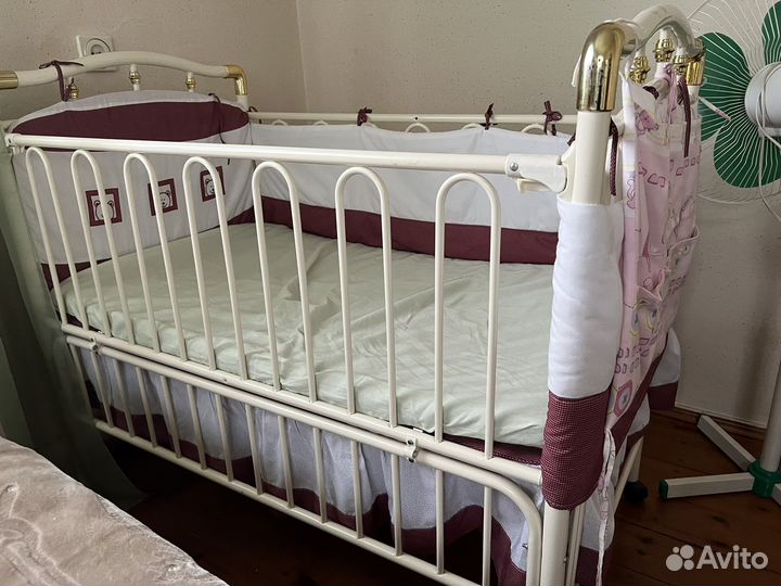Детская кроватка