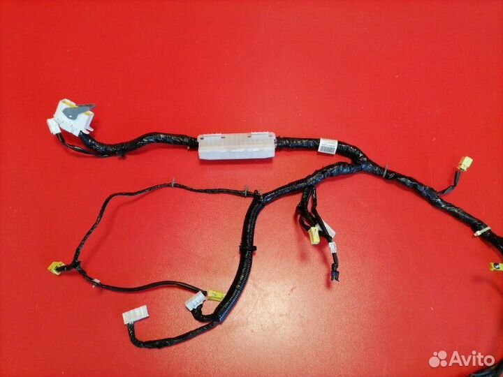 Проводка салона правая Nissan Pathfinder R51