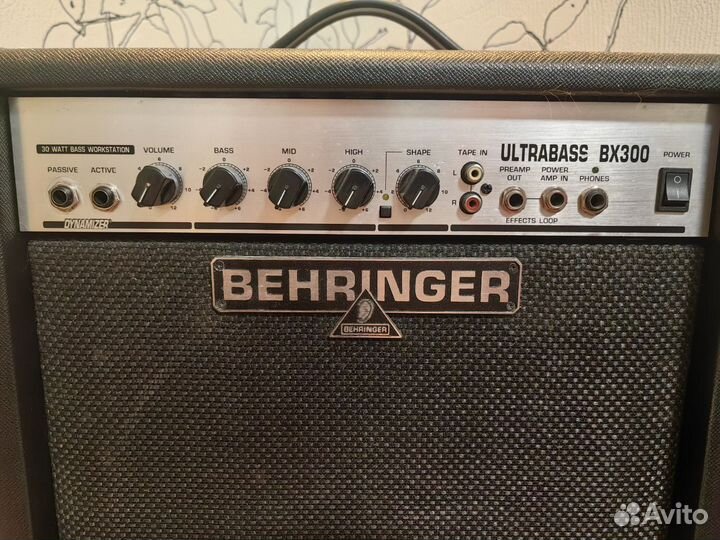 Комбоусилитель басовый Behringer ultrabass bx300