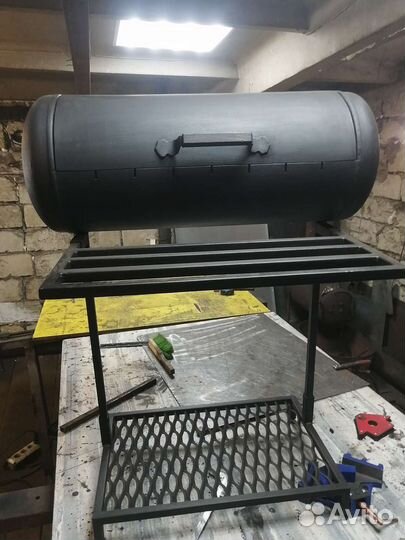 Мангал с крышкой