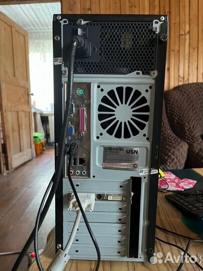 Компьютер - системный блок и монитор