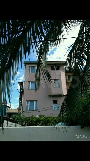 Дом 1000 м² на участке 1 сот.