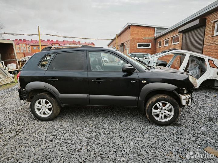 В разборе Hyundai Tucson 2004-2011 на бу Запчасти