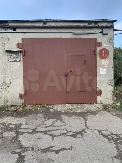 Гараж, > 30 м²