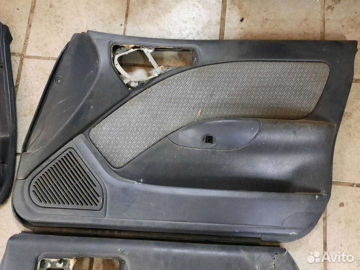 Дверные карты subaru legacy 1995 г.в