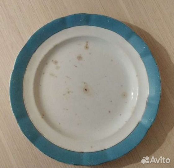 Тарелка с клеймом Кузнецов и хлебница СССР