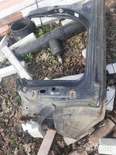 Левая передняя четверть Mazda 3bk седан