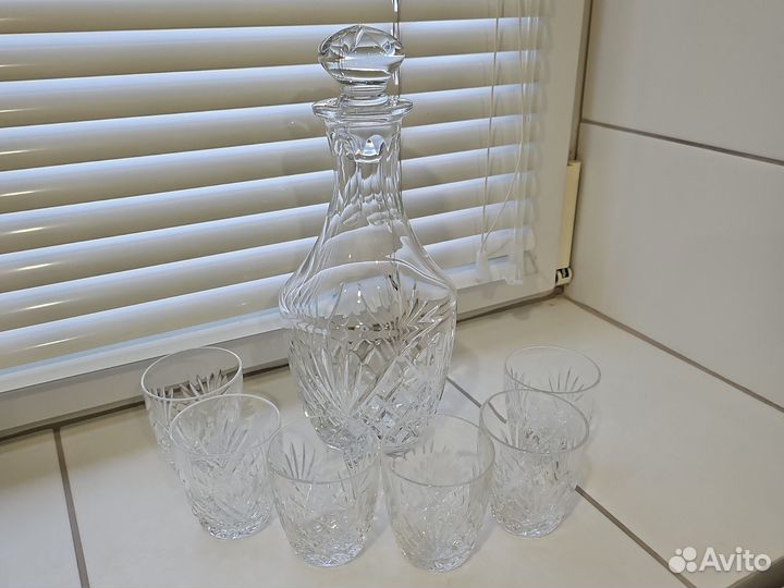 Хрустальный графин и стопки СССР