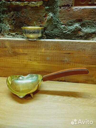 Сахарница и сливочник