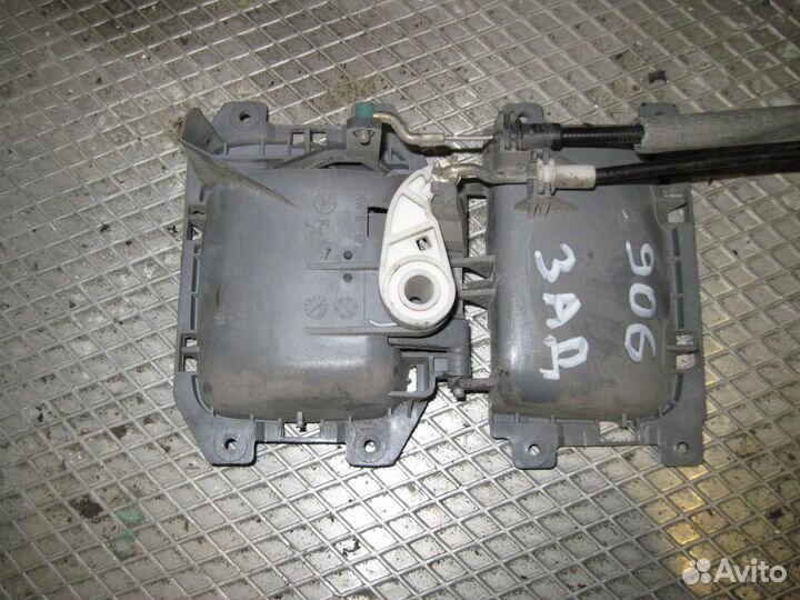 Ручка внутренняя двери зад. Мерседес Спринтер 906