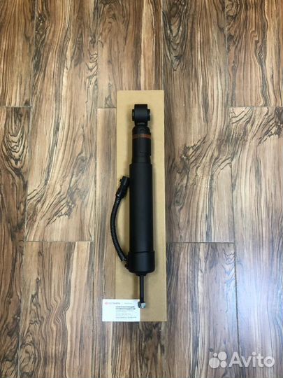 Toyota амортизатор задний модель Prado 150 новый