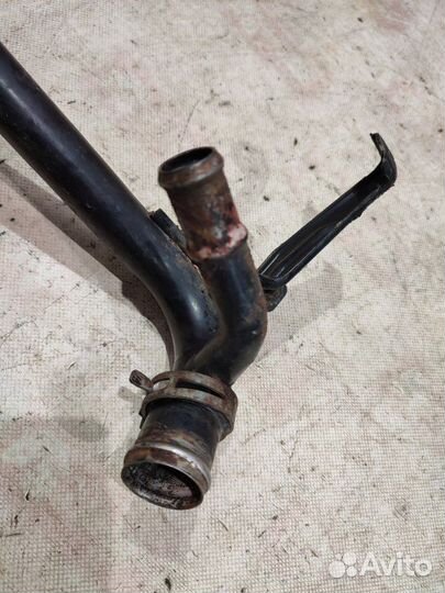 Патрубок системы охлаждения Audi A4 B6 ALT 2003