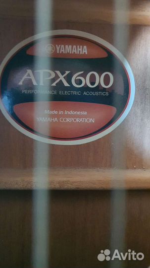 Гитара Yamaha APX600