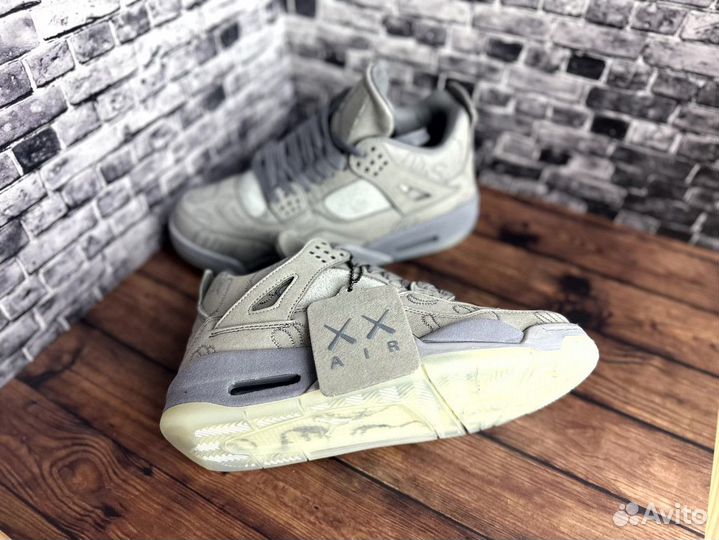 Кроссовки Nike Air Jordan 4 Retro Kaws зимние